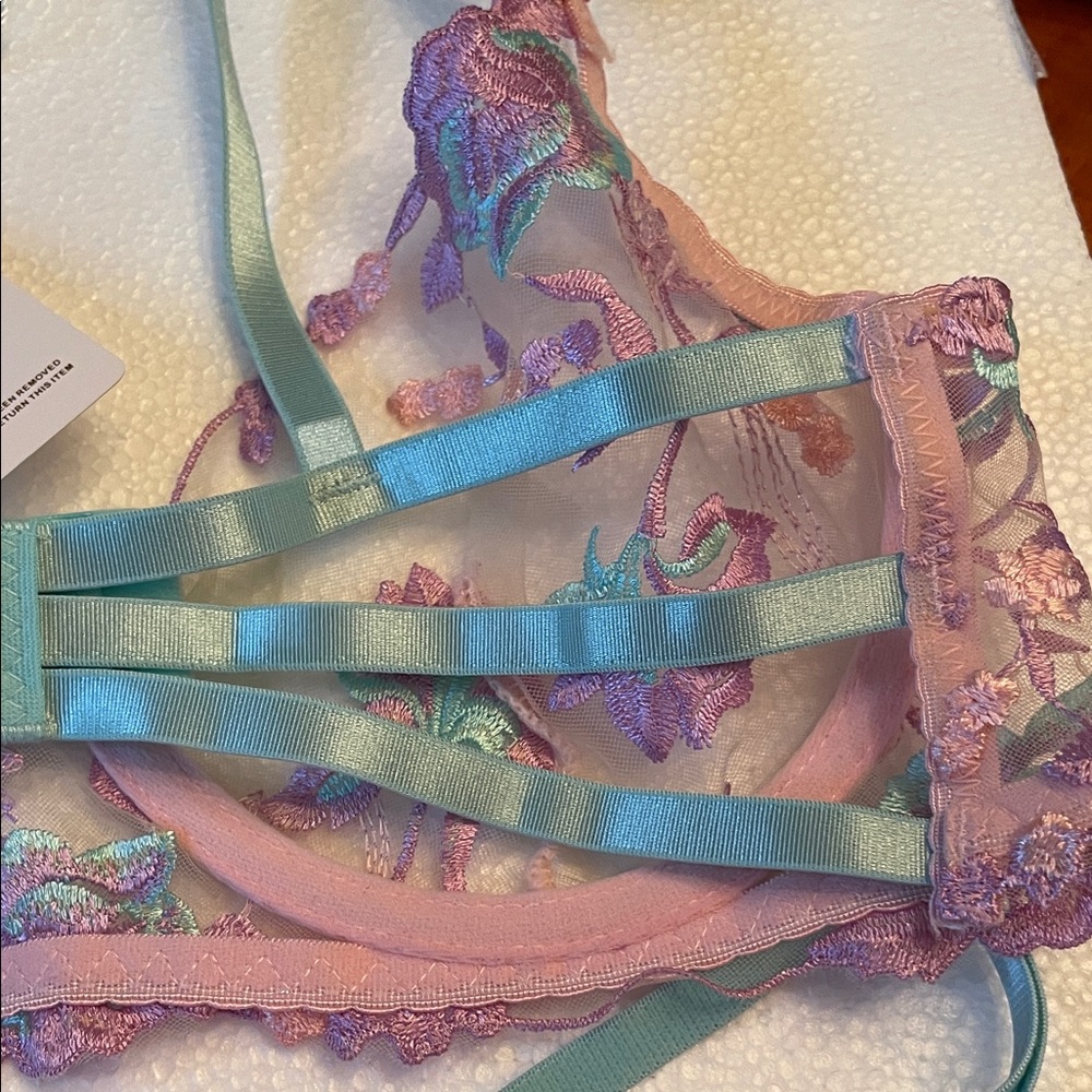 NWT La girl Elegant Floral Lace Bra Set - Pastel Pink /lavender /teal size S - Picture 10 of 13